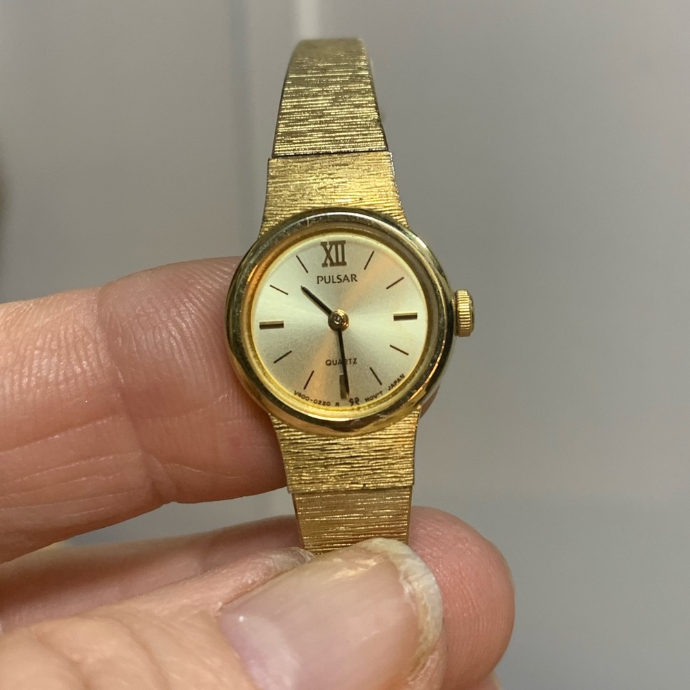 Vintage 1956 Bulova Women's Gold-Tone Watch and a gold Pulsar watch. 2 watches - Picture 10 of 13